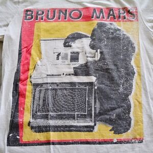 Bruno Mars Concert Graphic T-Shirt Gildan Softstyle White Mens Small